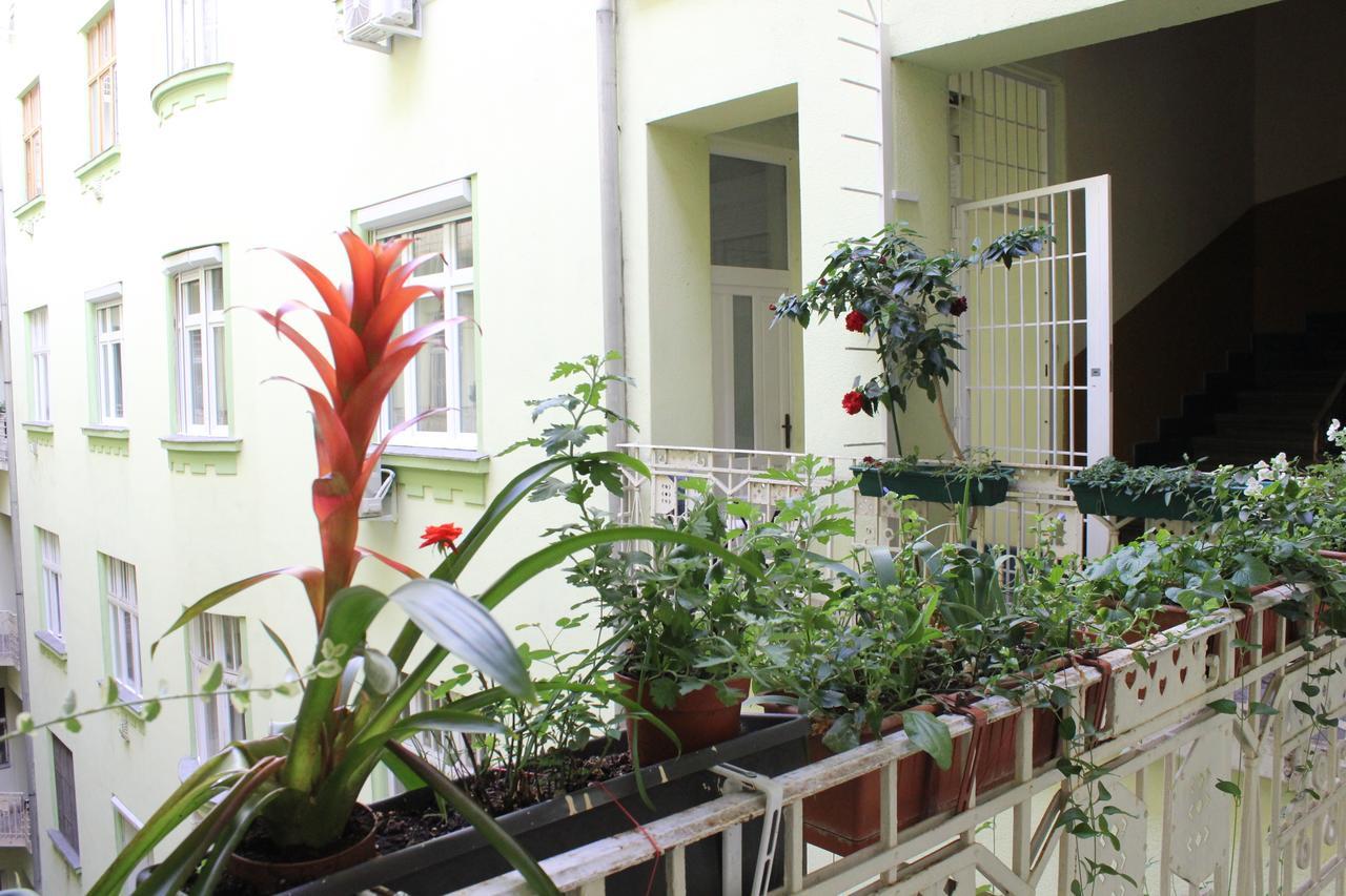 Charming And Unique Apartment With Balcony By The Great Synagogue 布达佩斯 外观 照片